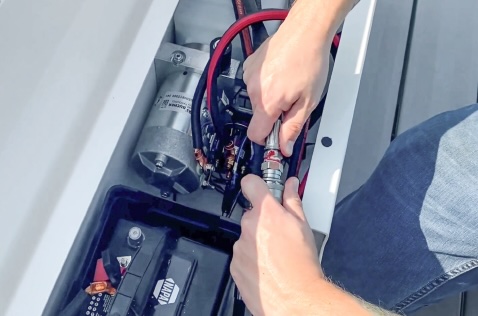 Hydraulic power unit located off the lift in a protected position for storm readiness